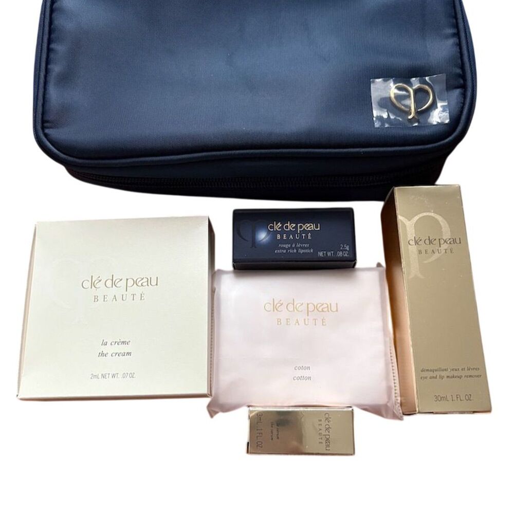 Clé de Peau Beauté 5-Piece Skincare Gift Set with Travel Bag